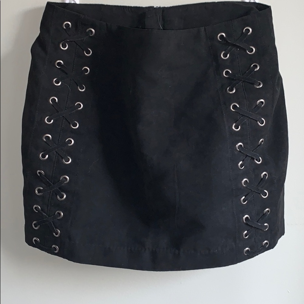 Black H&M Mini Skirt - Picture 2 of 4